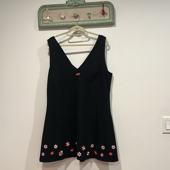 Delia’s Black Sleeveless mini dress with Floral embroidered hem plus size 3X - Picture 8 of 8